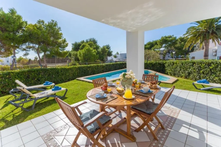 3 Bedrooms Cottage