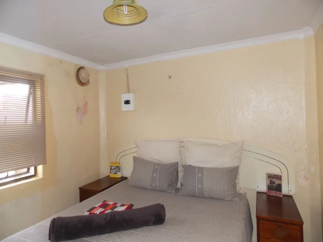 Orlando West Guest House - Hostel