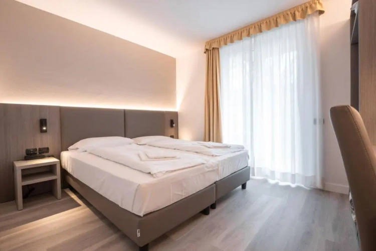 Deluxe Double room with lake view