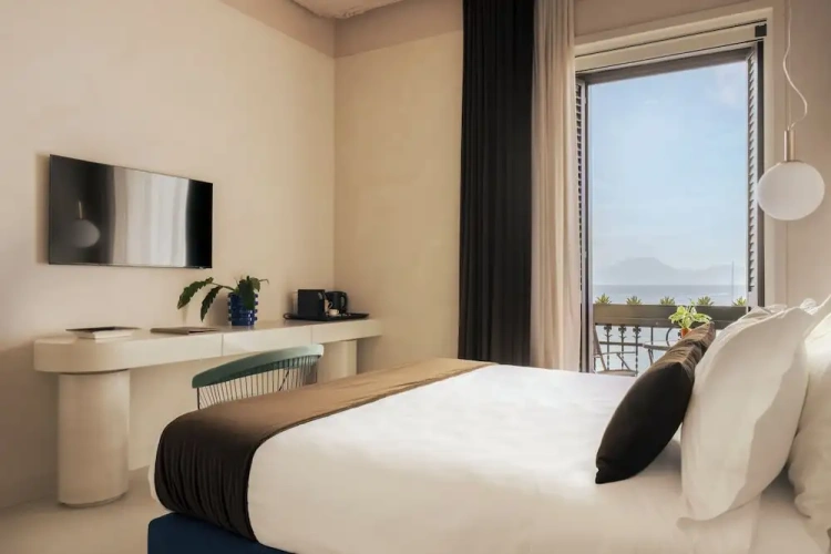 Superior Double room with balcony and with sea view