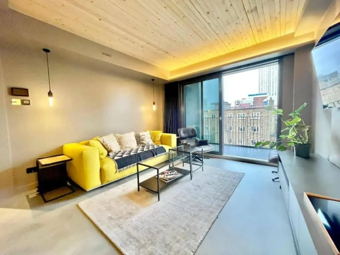 2 Bedrooms Apartment