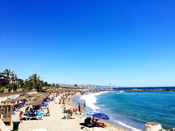 Beachside Luxury 2 bedroom apartment, Puerto Banus
