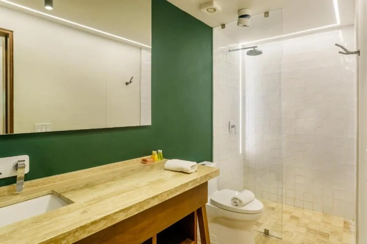 3 Bedrooms Apartment
