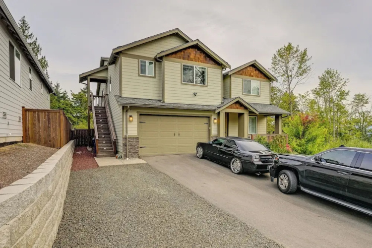 Modern Seatac Gem w/ Fireplace & Smart Tvs!