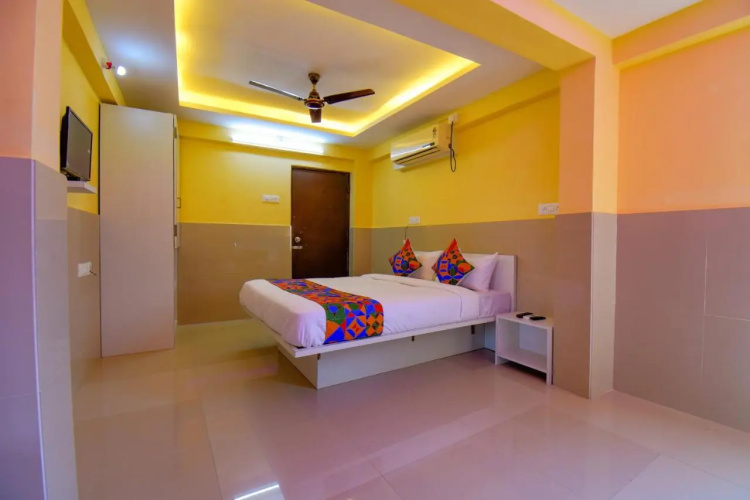 FabHotel Apricot Premier