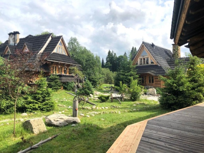 2 Bedrooms Chalet