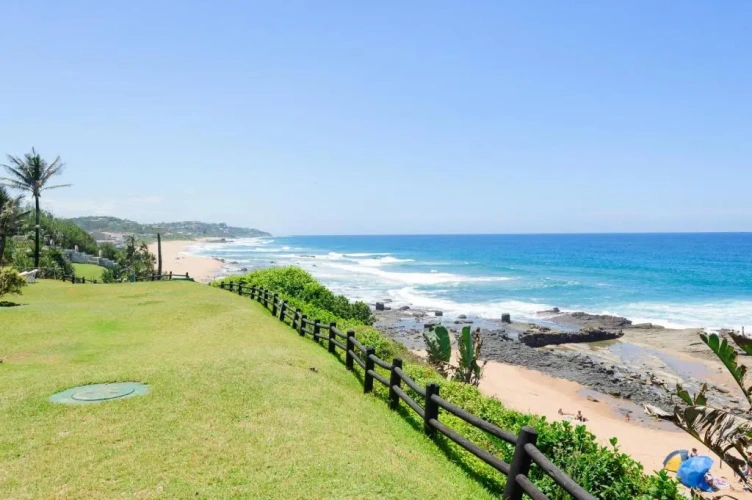 2 Bedrooms Apartment with sea view