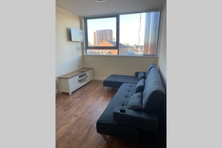 3 Bedrooms Apartment