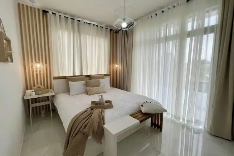 Apt - Sleeps 4 - Balcony - Pool - Parking