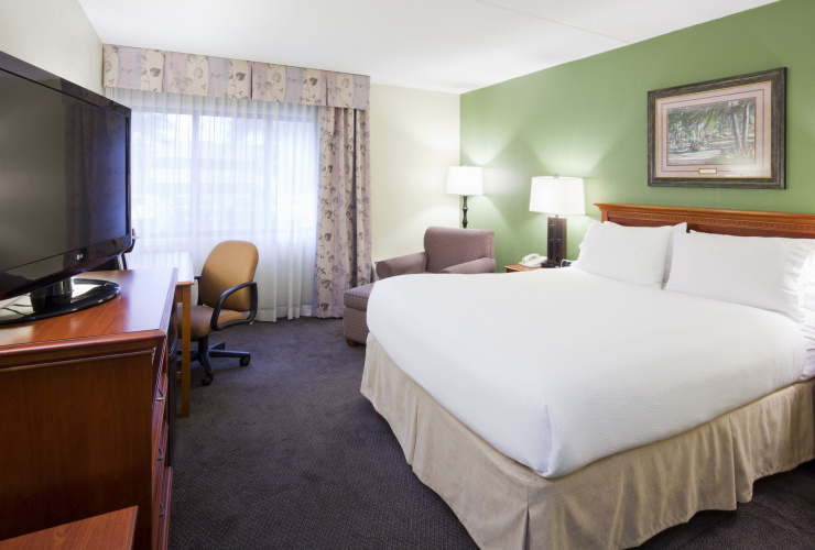 Holiday Inn & Suites St. Cloud by IHG
