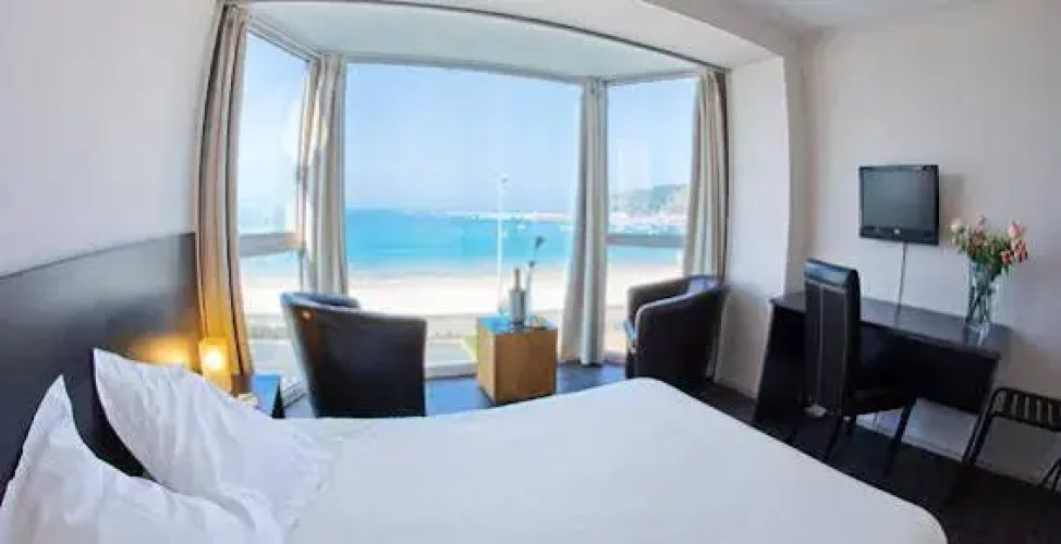 Hotel De la Plage d'Erquy