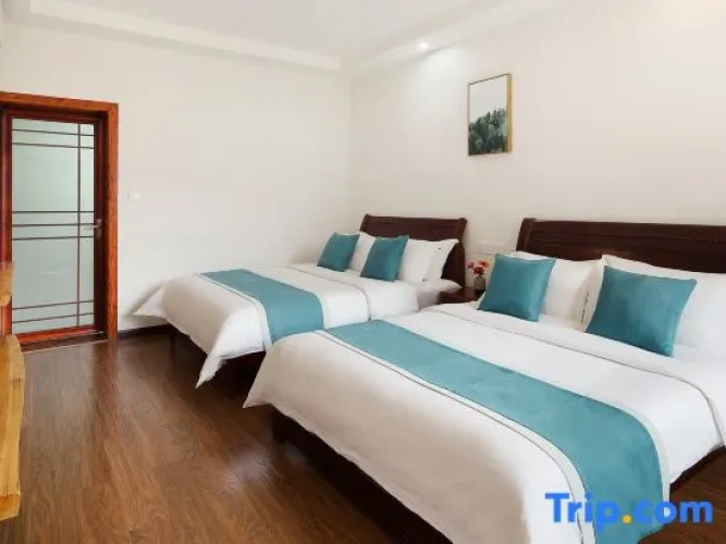 Standard Twin room with mountain view