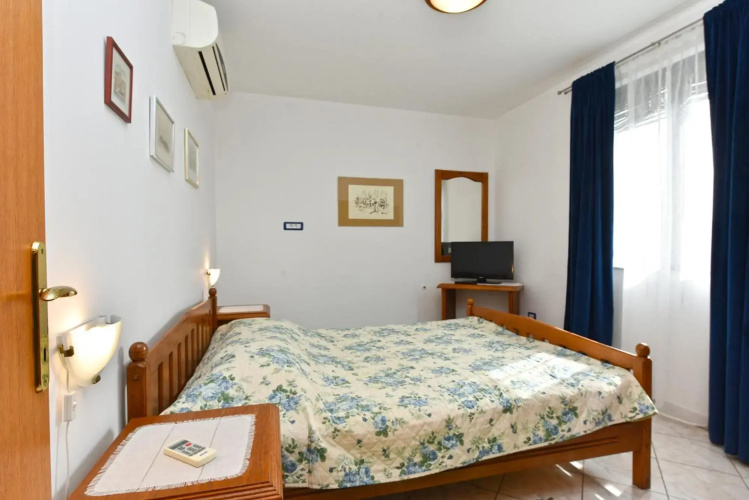 Apartments Anka 372