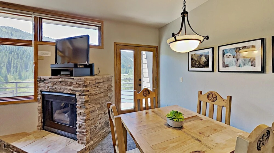 River Bank Lodge 2917