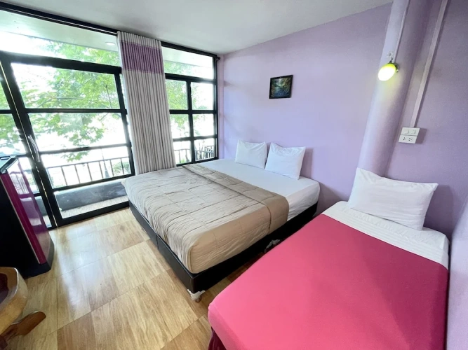 Standard Triple room