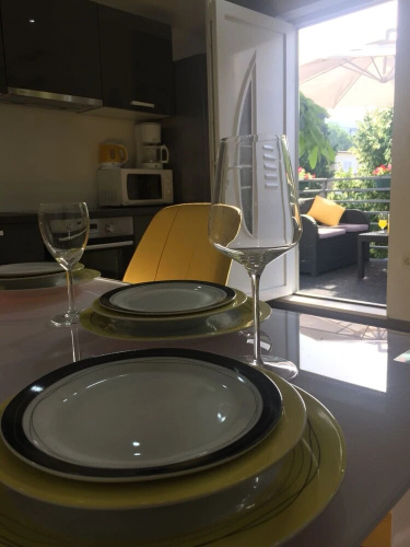 Sunflower-beautiful Modern Apt. w. Terrace&garden