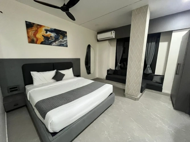 Deluxe Suite