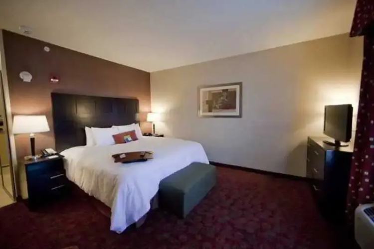 Hampton Inn & Suites Seattle Kent WA