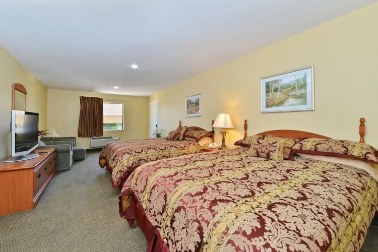 Standard Quadruple room with balcony