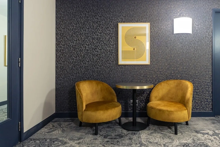 Executive Twin Club room