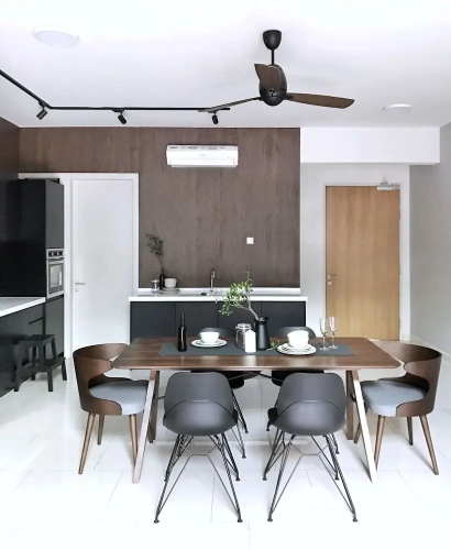 4 Bedrooms Apartment