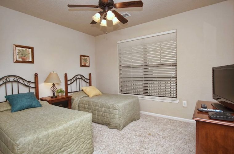 Bella Piazza - 4 Bedrooms Condo-4352BP