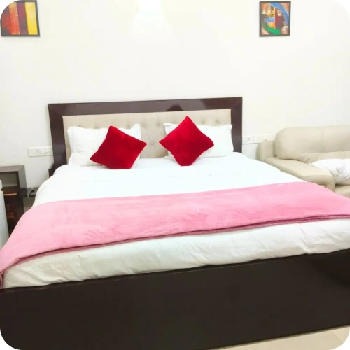 3 Bedrooms Apartment