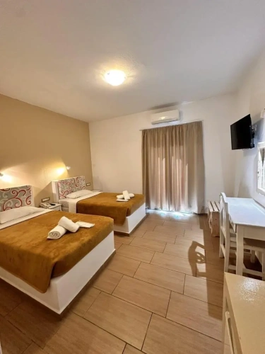 Standard Twin room with balcony