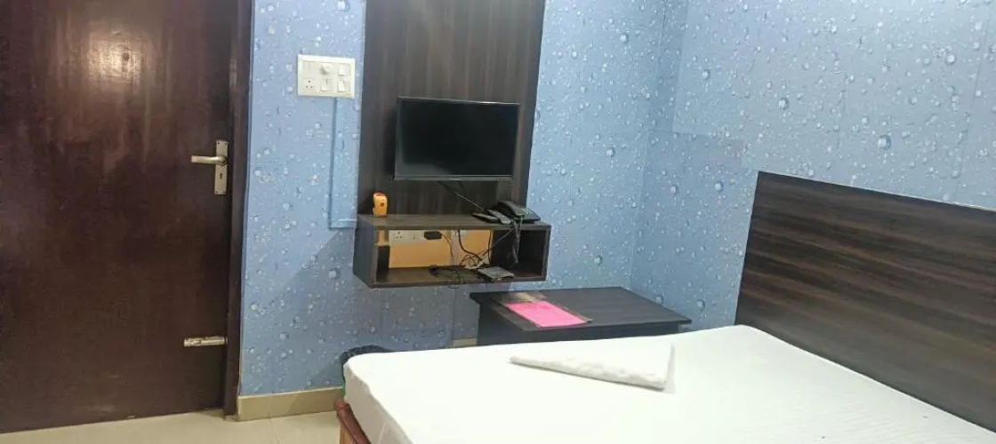 Kusum Hotel And Restaurant