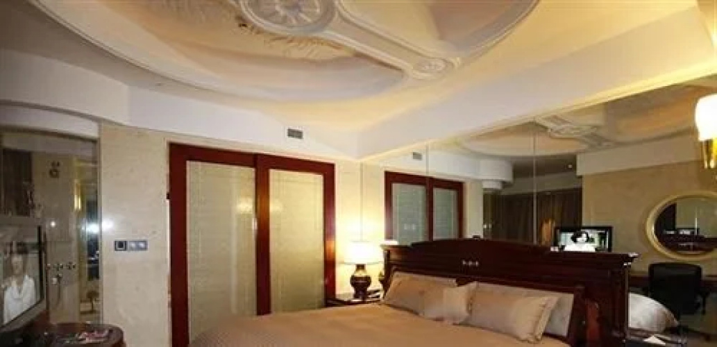 Pinghu Platinum Hanjue Hotel