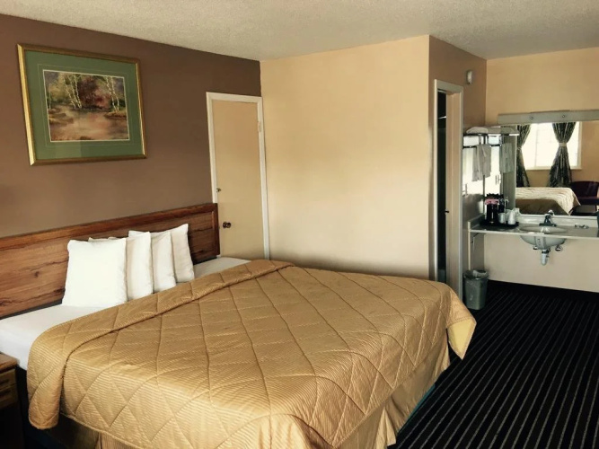 Budget Inn