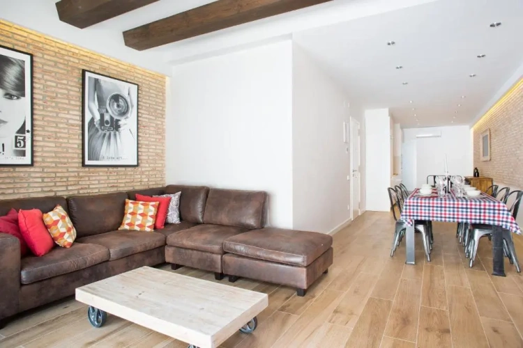 Apartment with balcony