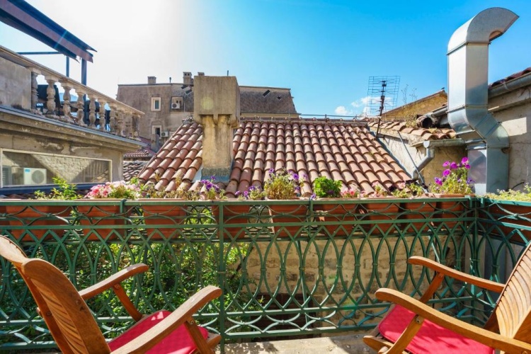 2 Bedrooms Apartment with balcony