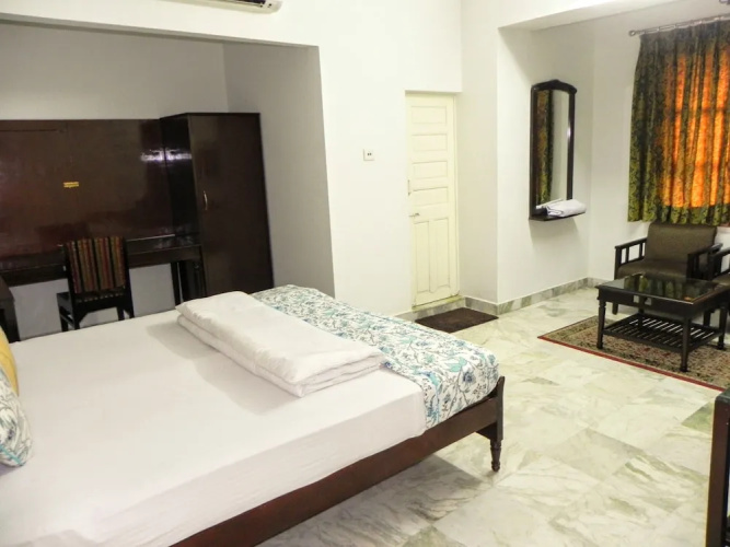 Hotel Kishan Kunj