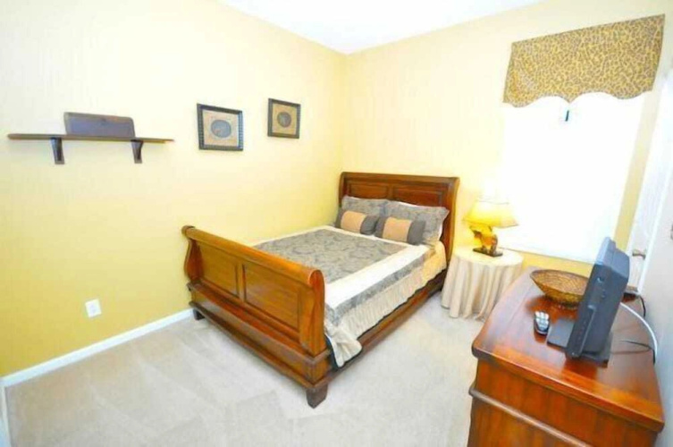 Windsor Palms 6 bed / 3.5 bath home