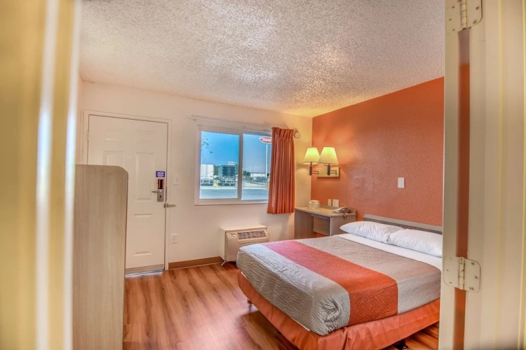 Standard Double Suite