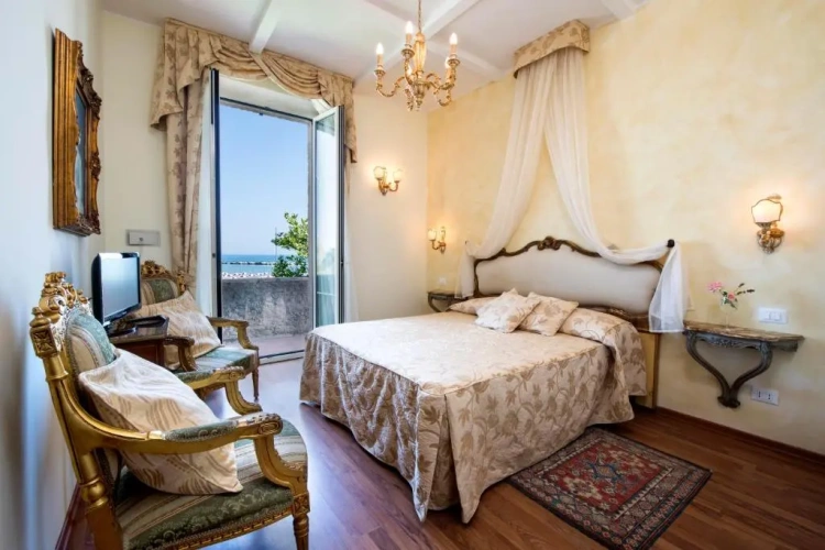 Standard Double room with balcony and with sea view
