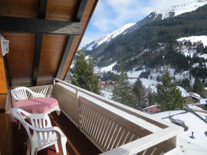 3 Bedrooms Apartment with balcony