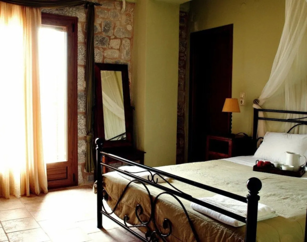 Vlyhada Guesthouse