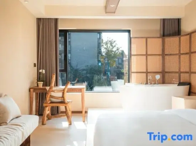 Standard Double room with lake view