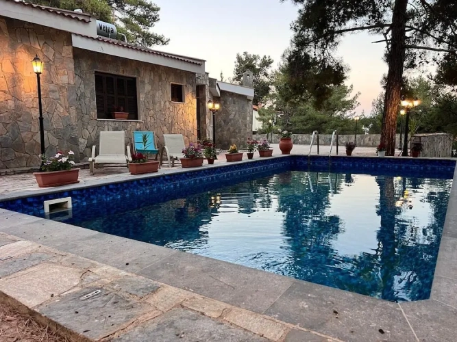 4 Bedrooms Villa with garden view