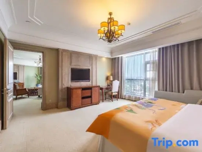 Deluxe Quadruple Suite