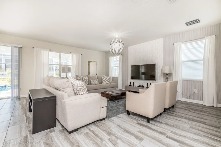 6 Bdrm 5 BA Vacation Home