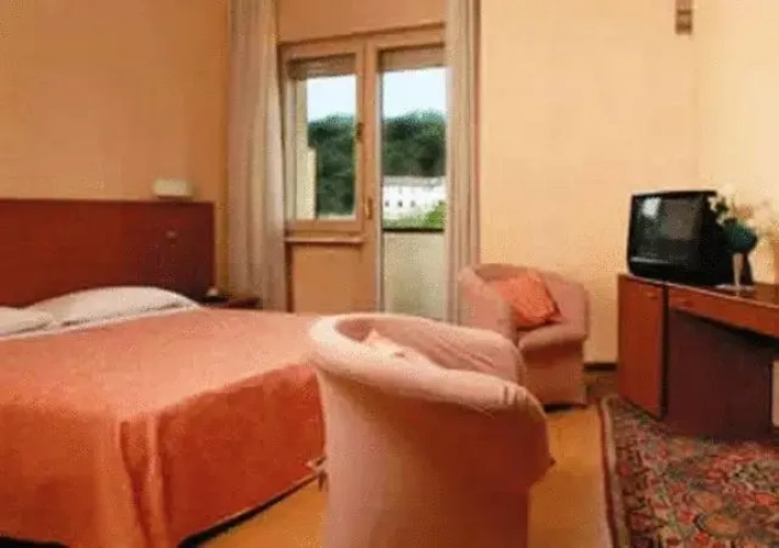 4 Bedrooms Standard Quadruple room with balcony