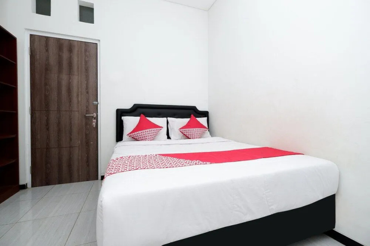 OYO 1884 Sunshine Hostel