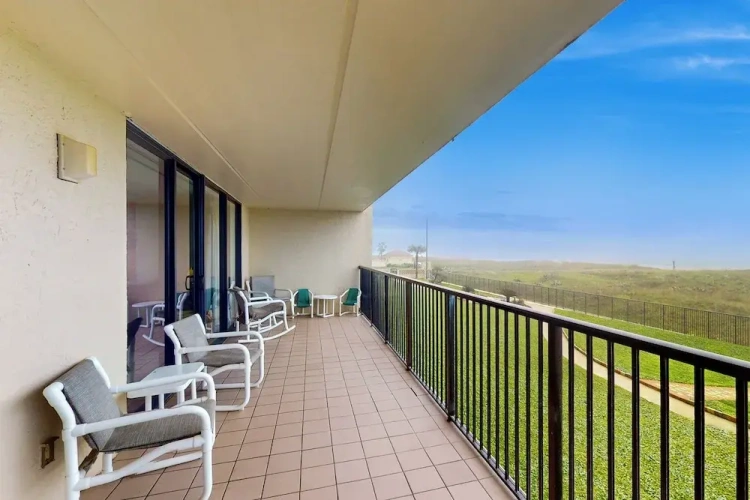 3 Bedrooms Apartment with balcony