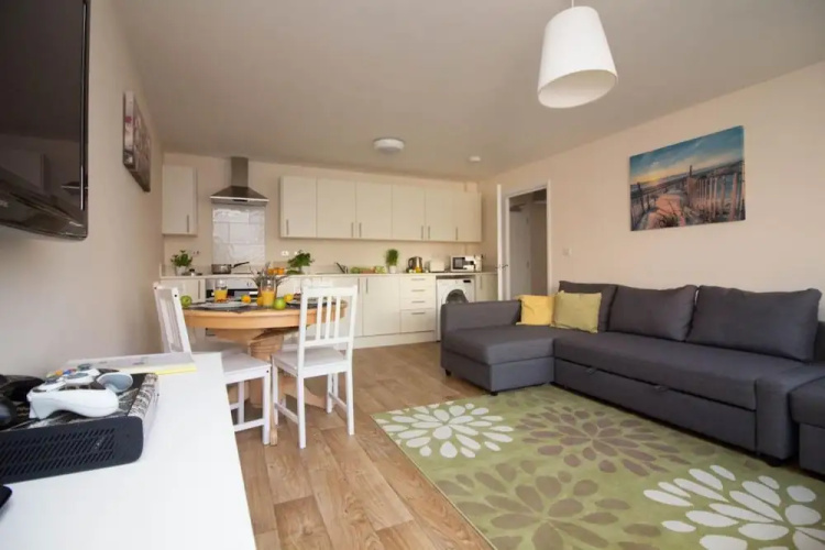 Stayzo Stylish Accommodation in Southampton 10