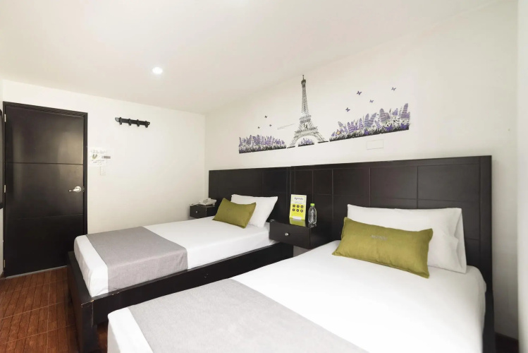 Hotel Dorado 100