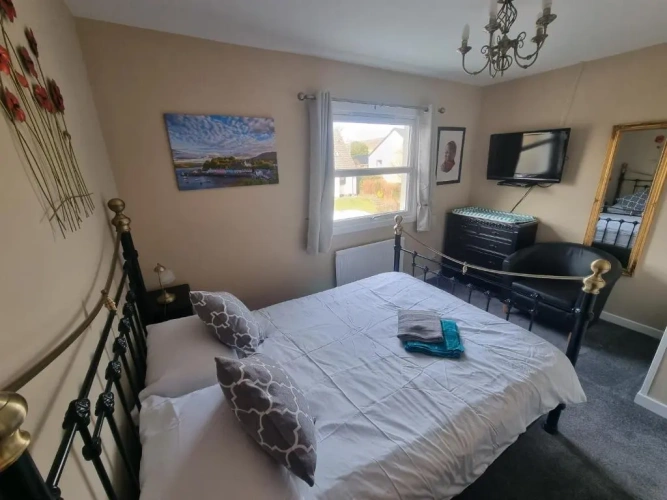 3 Bedrooms Cottage