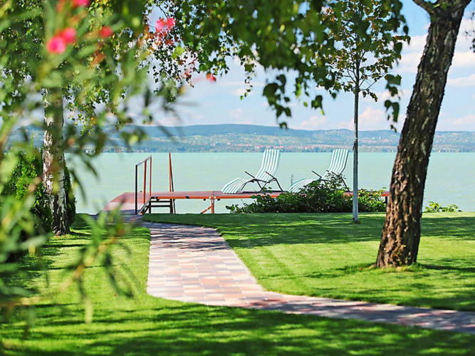 Balaton A2033